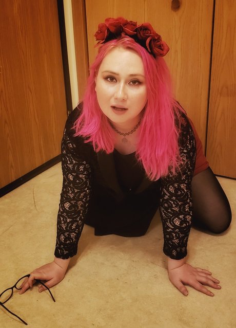 Madam Silas free star photo