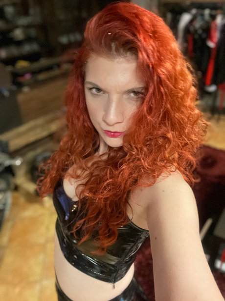 Madam Monita model pretty pictures