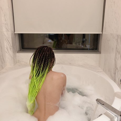 Mona Zhang nudes actress images