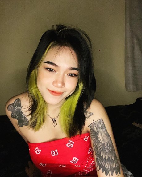 Lynse nudes model pic