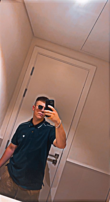 luca model naked gallery