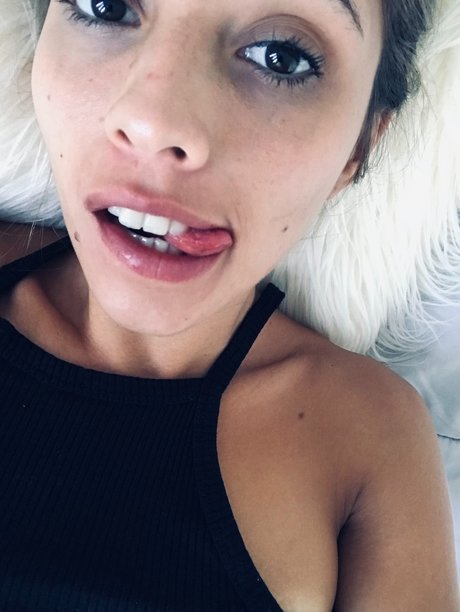 Luji_ nice pornstar image