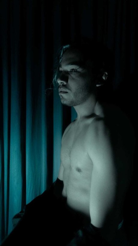 Luis Chavarin porn actress pictures