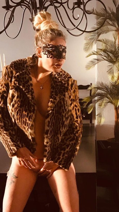 Luci Felina porn model images