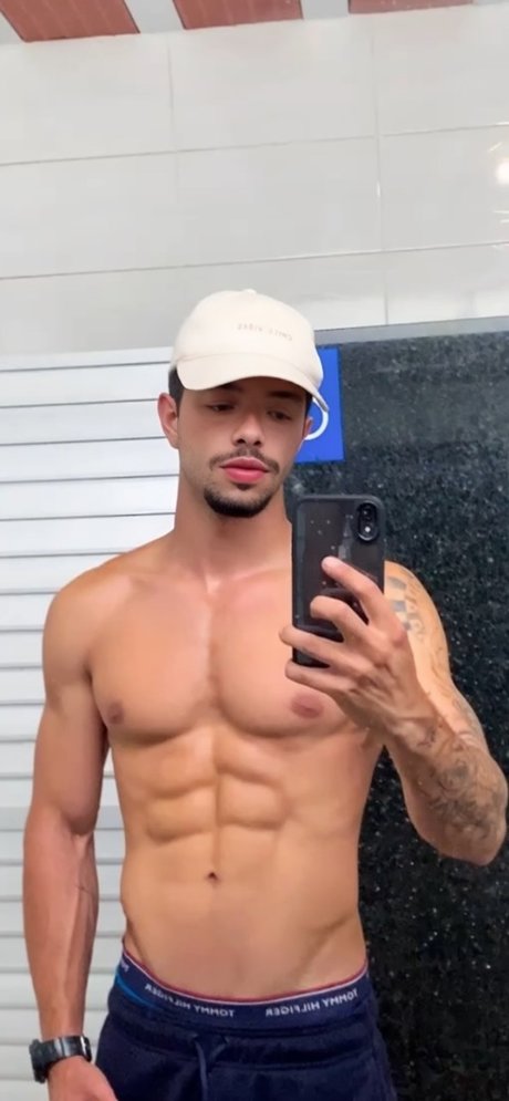 Lucas Brant star hot archive