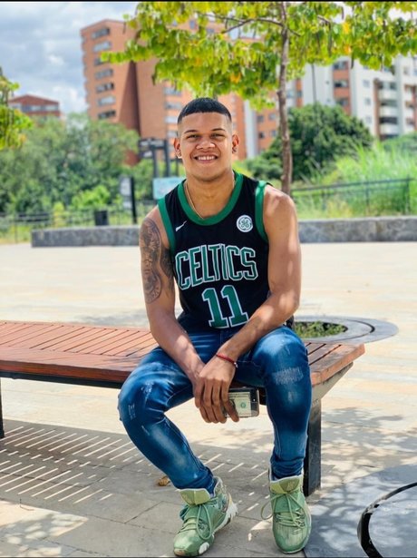 Luyel Gonzalez pornstar free image