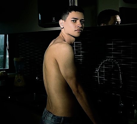 Luan Cardoso nudes model img