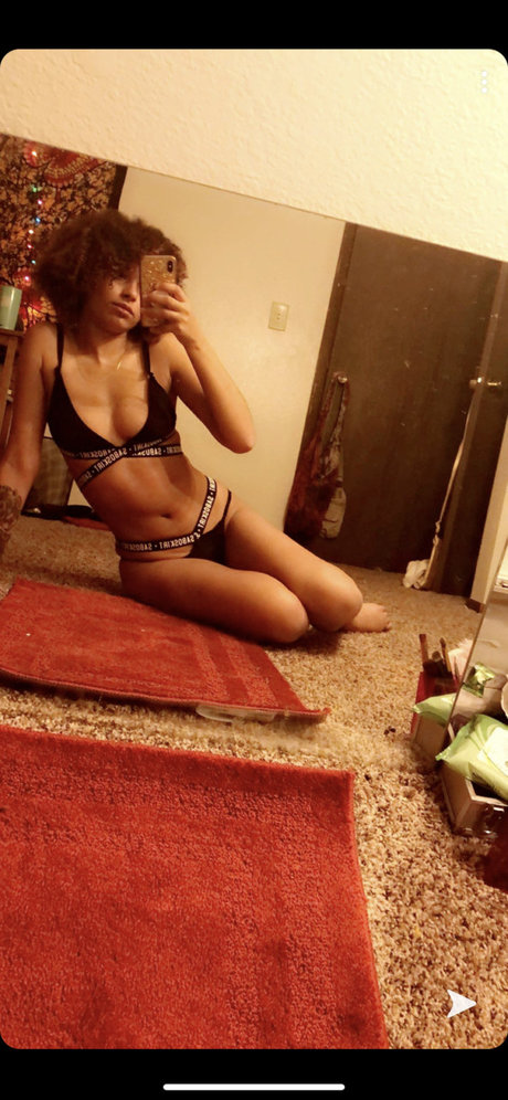 Marlie model free gallery