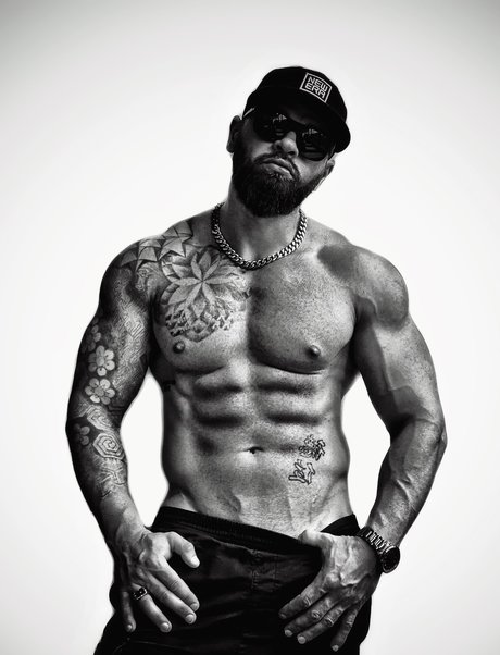 Mark Hunter star naked picture