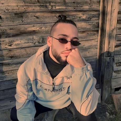 Mariomoreno012 star top pic