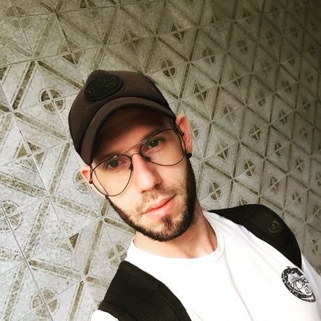 Manu S Pizza high quality model photos