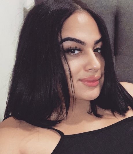 Christina La Mamasota free model archive