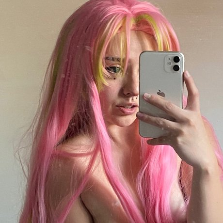 maid naked model pics