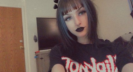 Meanchi naked model gallery