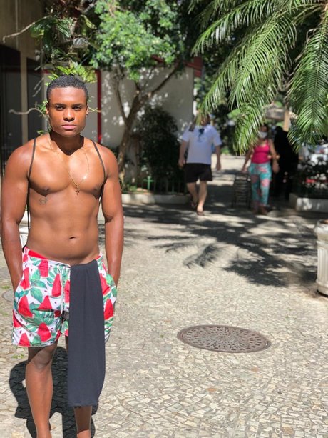 Matheus Belchior model perfect picture