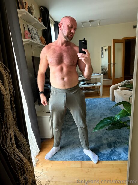 Max Zarec XXL adult model gallery