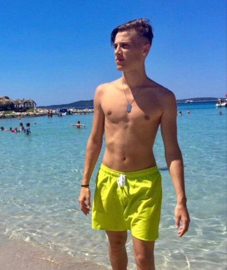 mattiamunda free actress gallery