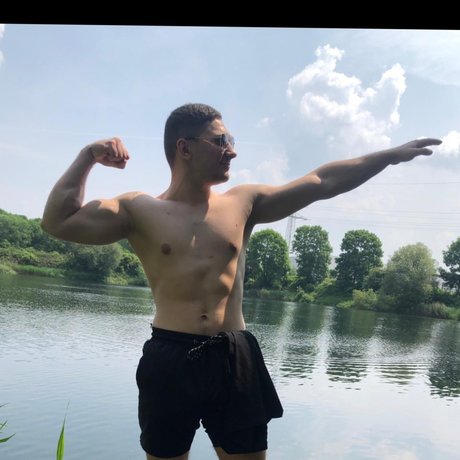 MASTERBOOMBASTIC nudes actress img