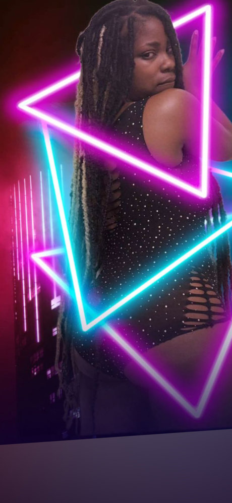 BluuHazee star xxx image