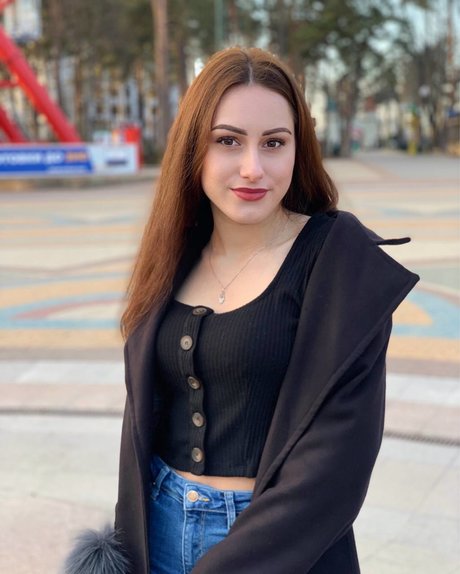 Anastasiia Mirzaeva hot star photo