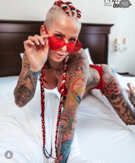 Milkieshakesfree model pretty pics