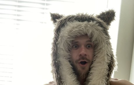 Spikie Wolf_ model sex picture