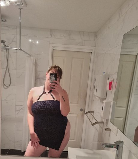 Mickey Beebop NO PPV nude star archive