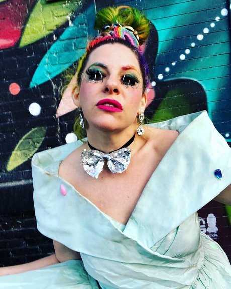 Michelle s Yoni high quality model photo