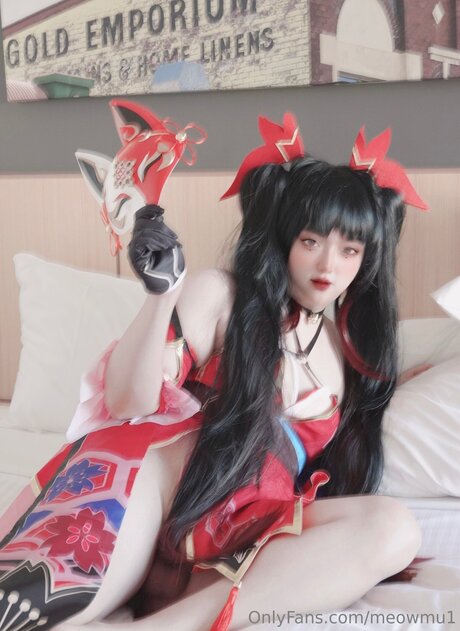 Ai SissyLunar sexy model images