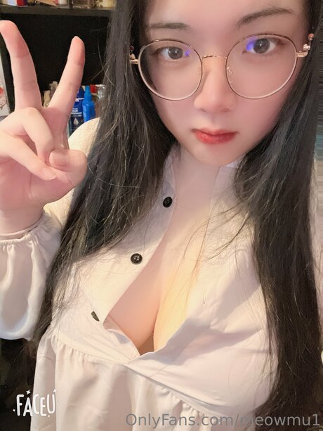 Ai SissyLunar xxx star pictures