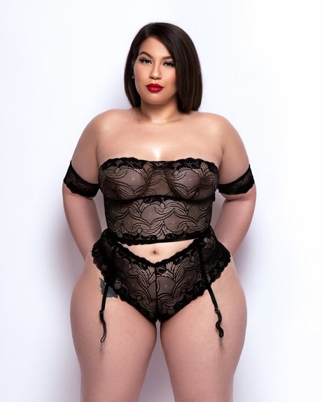 MelWoodz adult actress img