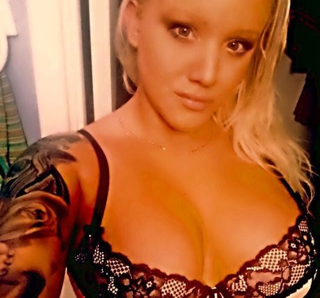 Monik Andreea star art photo