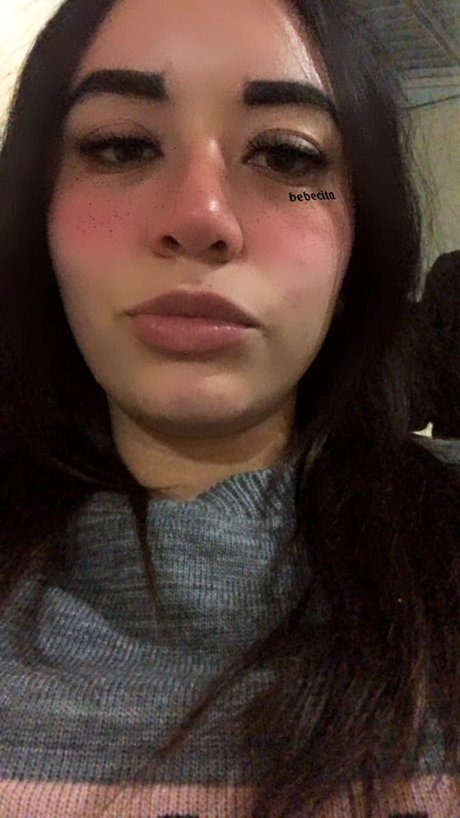 Queen Rey model perfect pictures