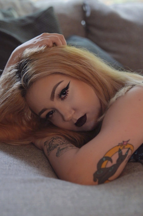 Modeko hd pornstar image