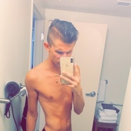 female popular onlyfans pretty pictures