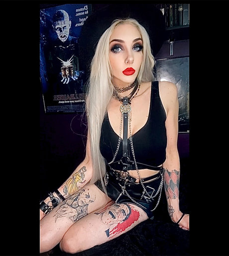 Miss Luna Long star pornographic galleries