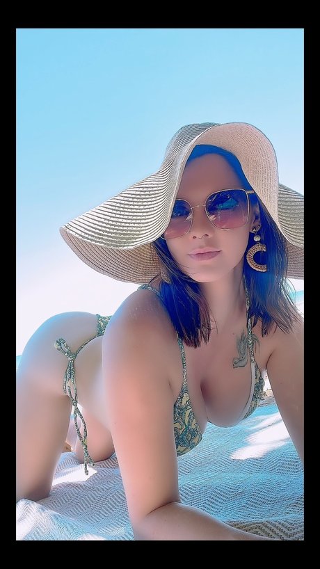 JordynDaniels F R E E_ art star galleries