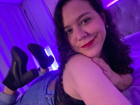 Miss Blume FREE pornstar sex image