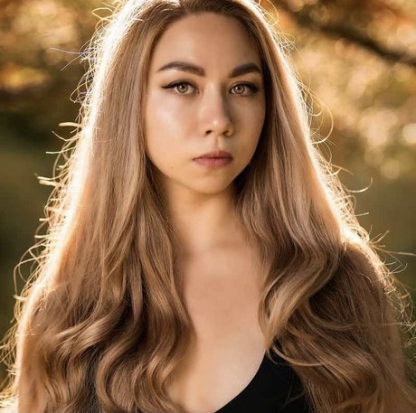 Mumi Dari free model images