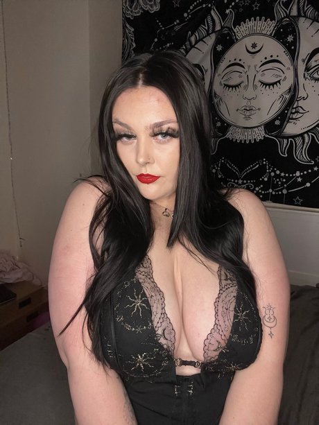 P R I N C E S S nude actress image