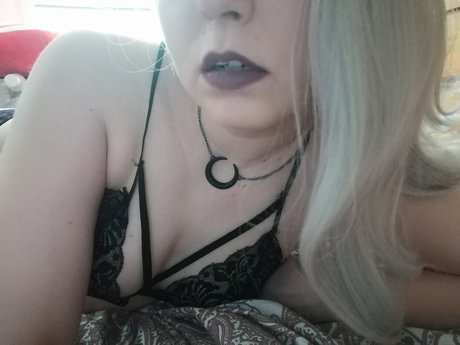 Ms Yuki nude model images