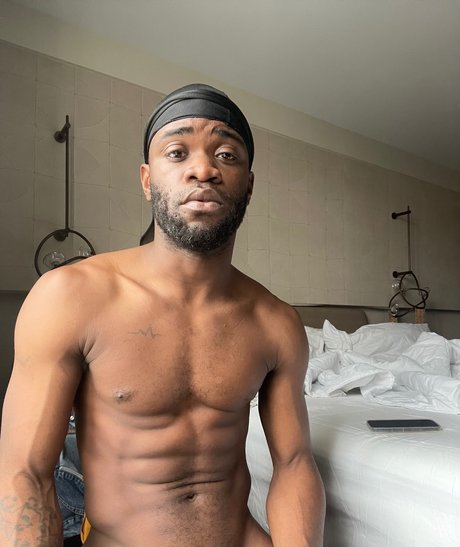 Attention Seeker_ hd model photos