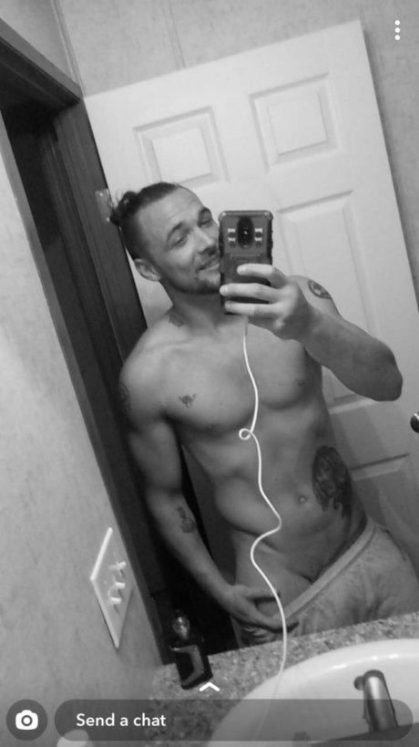 Aaron B hot pornstar gallery