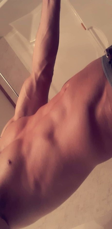 Aaron B sexy actress picture