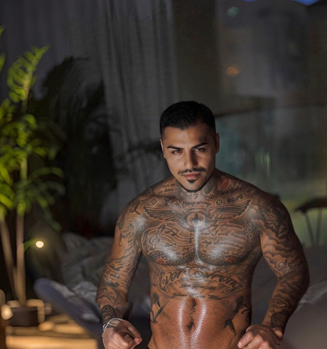 _Mr Loco 18_ pretty model photos