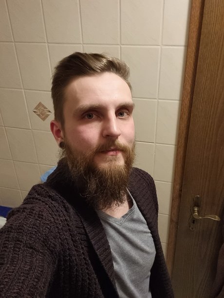 Mr Chris nude star pictures