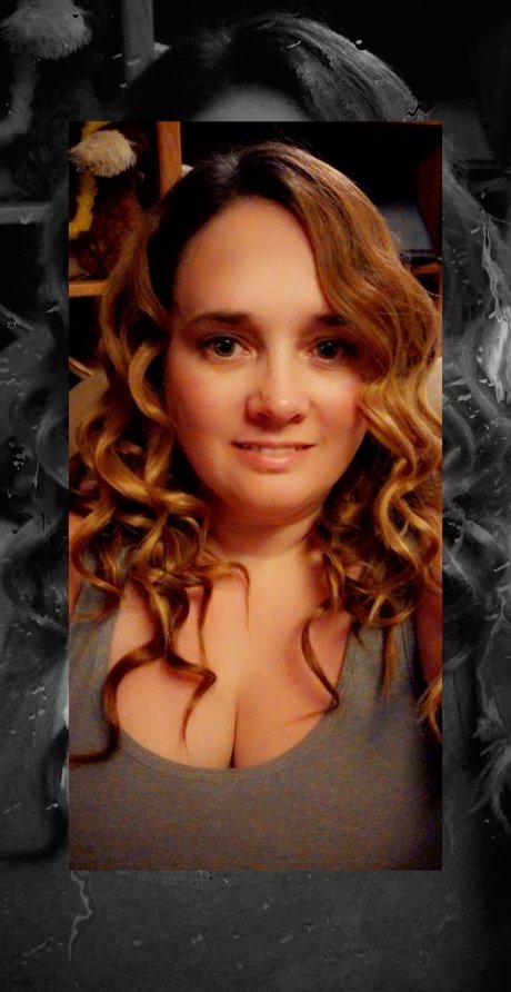 Motorcyclebabe nude actress pic