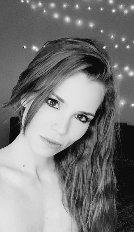 Nicole Cross star pic