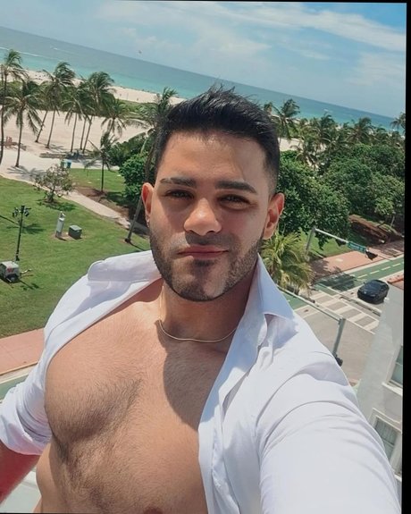 Nicelittlewolf model nude gallery