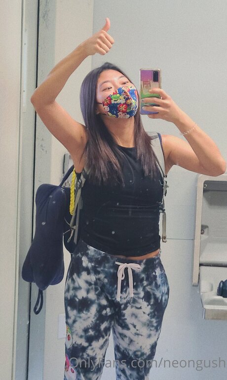 neon gush exclusive model picture